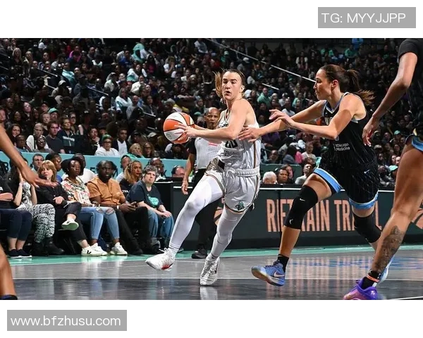 风暴与自由人精彩对决视频回顾赛场上的激情与策略碰撞 风暴与自由人精彩对决视频回顾赛场上的激情与策略碰撞