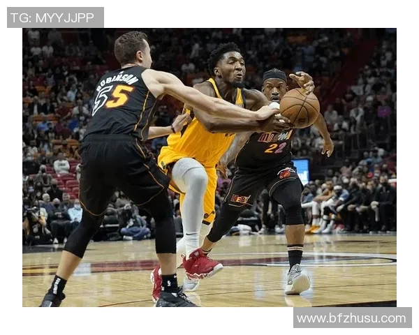 犹他爵士队新赛季展望球员阵容与战术调整引发期待 犹他爵士队新赛季展望球员阵容与战术调整引发期待